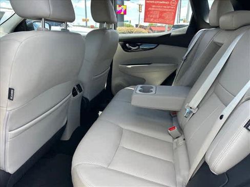 Certified 2022 Nissan Rogue Sport SL FWD image 14