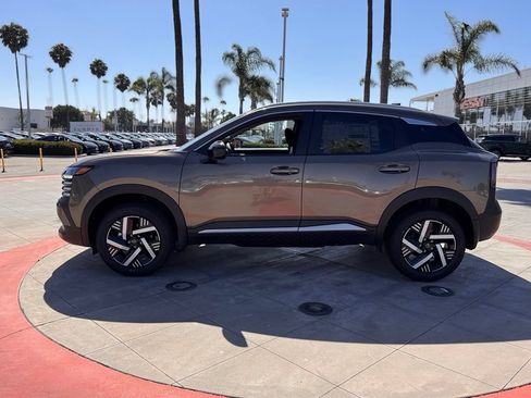 New 2026 Nissan Kicks SV FWD image 5