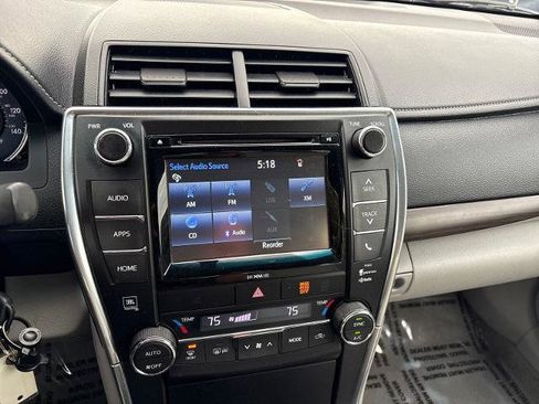 Used 2017 Toyota Camry XLE FWD image 17