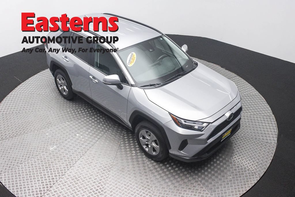 Used 2024 Toyota RAV4 XLE AWD/4WD image 4
