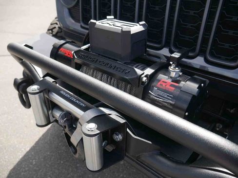 Used 2025 Jeep Wrangler Unlimited Rubicon AWD/4WD image 15