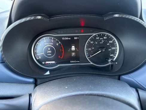Used 2024 Nissan Versa SV FWD image 20