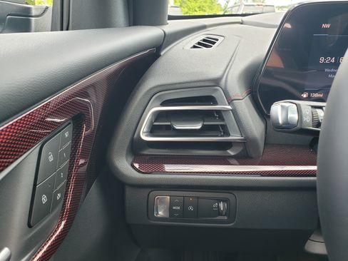 New 2026 Chevrolet Traverse RS w/ LPO, Floor Liner Package FWD image 16