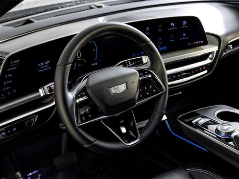 Used 2024 Cadillac Lyriq Luxury w/ LPO, Floor Liner Package image 15