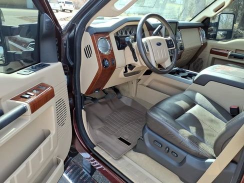 Used 2015 Ford F250 King Ranch w/ King Ranch w/Chrome Package AWD/4WD image 9