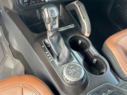Used 2024 Ford Bronco Outer Banks image 30