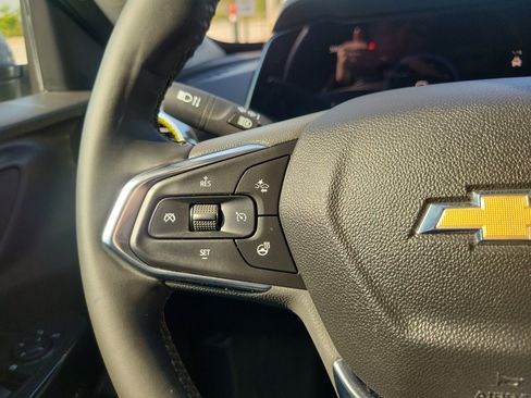 Used 2025 Chevrolet Trax LT w/ Driver Confidence Package image 18