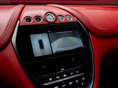 Used 2022 Aston Martin DBX AWD/4WD image 50
