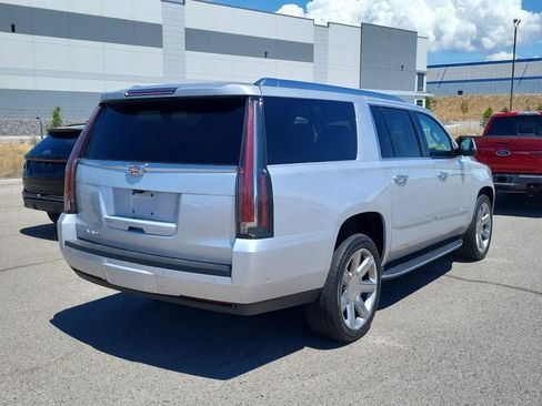 Used 2019 Cadillac Escalade ESV Premium Luxury AWD/4WD image 7