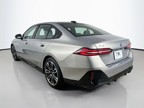 Used 2026 BMW 540i xDrive w/ M Sport Package AWD/4WD image 7