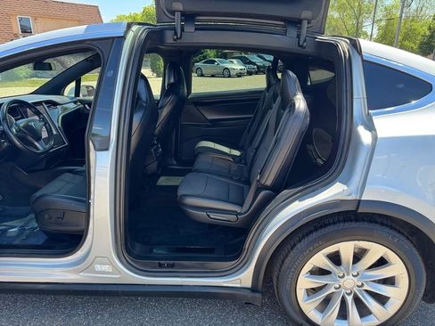 Used 2018 Tesla Model X 100D AWD/4WD image 17