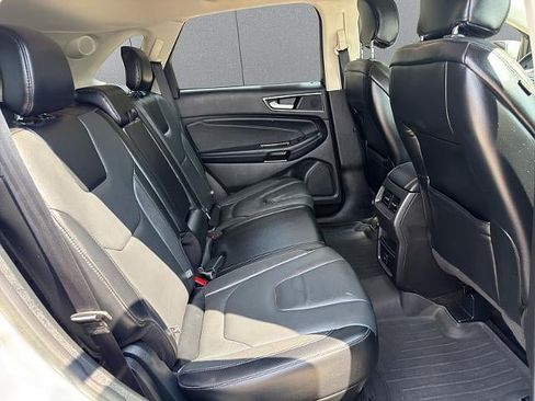 Used 2018 Ford Edge Titanium AWD/4WD image 43