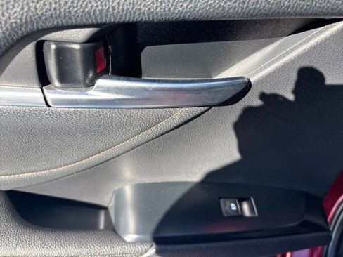 Used 2018 Toyota Camry XLE image 21