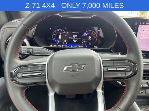 Used 2026 Chevrolet Colorado Z71 w/ Technology Package AWD/4WD image 18