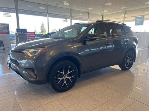 Used 2018 Toyota RAV4 SE w/ Power Extra Value Package image 11