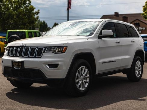 Used 2022 Jeep Grand Cherokee Laredo X AWD/4WD image 5