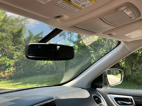 Used 2020 Nissan Pathfinder SV AWD/4WD image 23