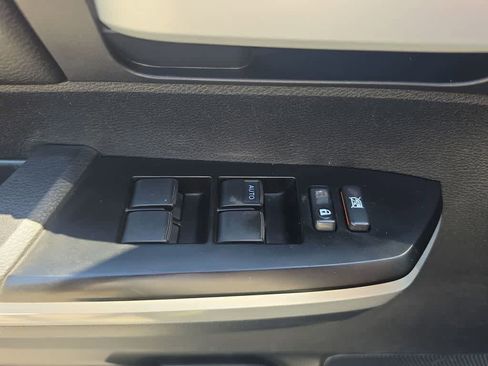 Used 2014 Toyota Tundra SR5 AWD/4WD image 13