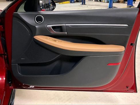 Used 2023 Hyundai Sonata Limited image 22