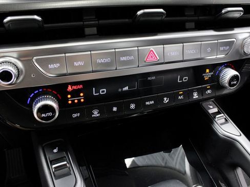 Used 2025 Kia Telluride S AWD/4WD image 33