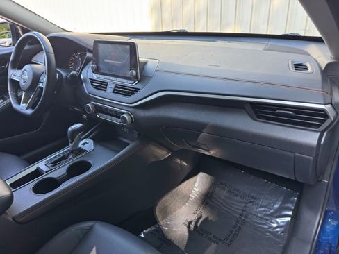 Used 2020 Nissan Altima 2.5 SR FWD image 13