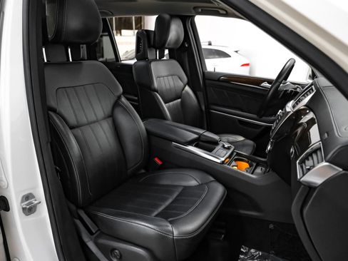 Used 2014 Mercedes-Benz GL 450 4MATIC image 28