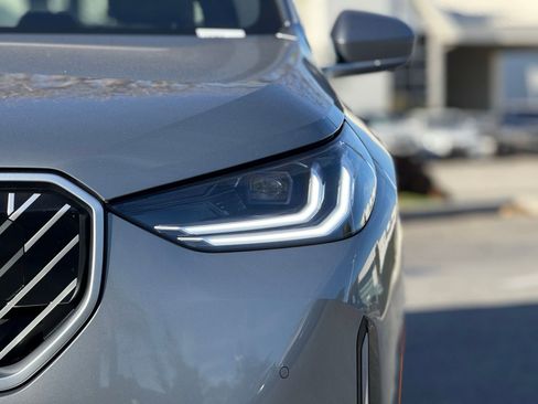 Used 2025 BMW X3 xDrive30i w/ Premium Package image 13