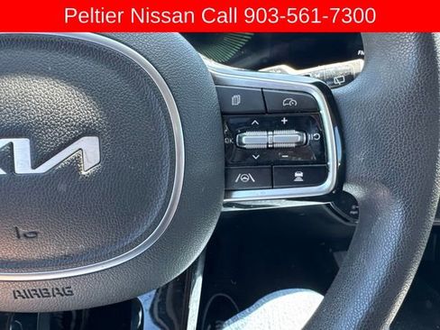 Used 2025 Kia Sorento LX FWD image 13