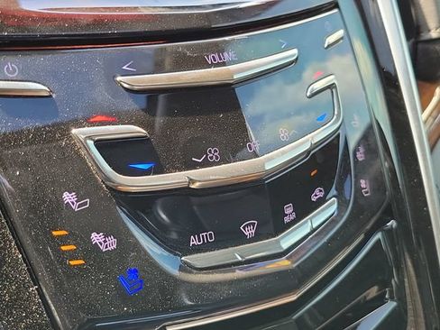 Used 2020 Cadillac Escalade Luxury AWD/4WD image 33