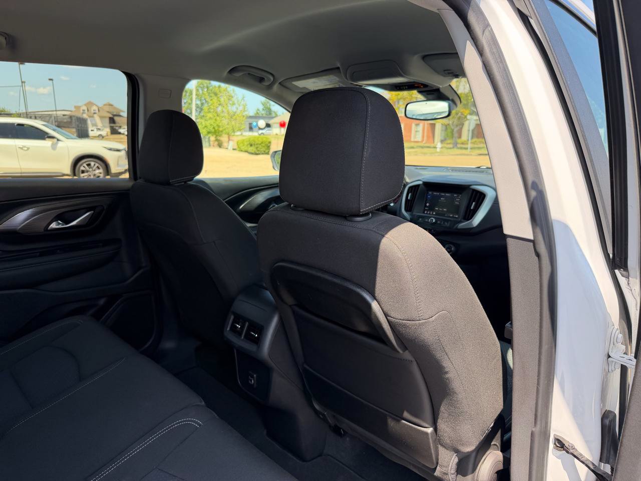 Used 2023 GMC Terrain SLE FWD image 19
