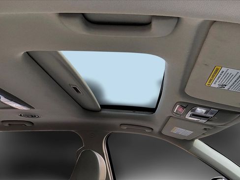 Used 2025 Kia Telluride EX w/ EX Captain's Chair Package image 15