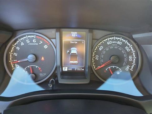Used 2022 Toyota Tacoma SR image 16