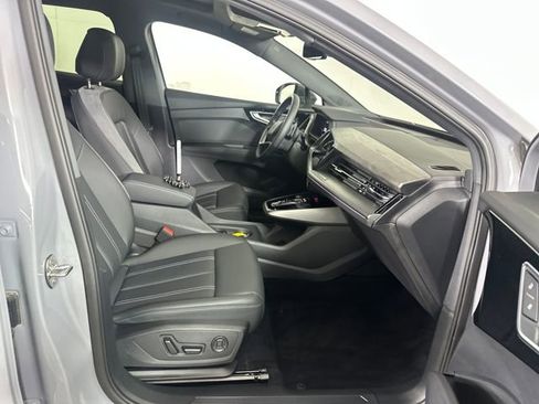 Used 2024 Audi Q4 e-tron Premium Plus w/ Premium Plus image 27