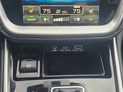 Used 2023 Subaru Outback Limited image 33