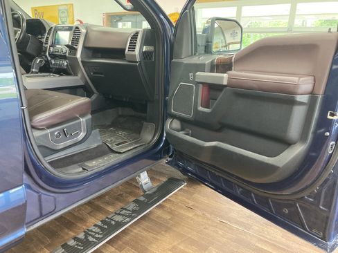 Used 2016 Ford F150 Platinum w/ Equipment Group 701A Luxury AWD/4WD image 18