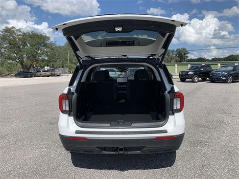 New 2025 Ford Explorer Active image 12