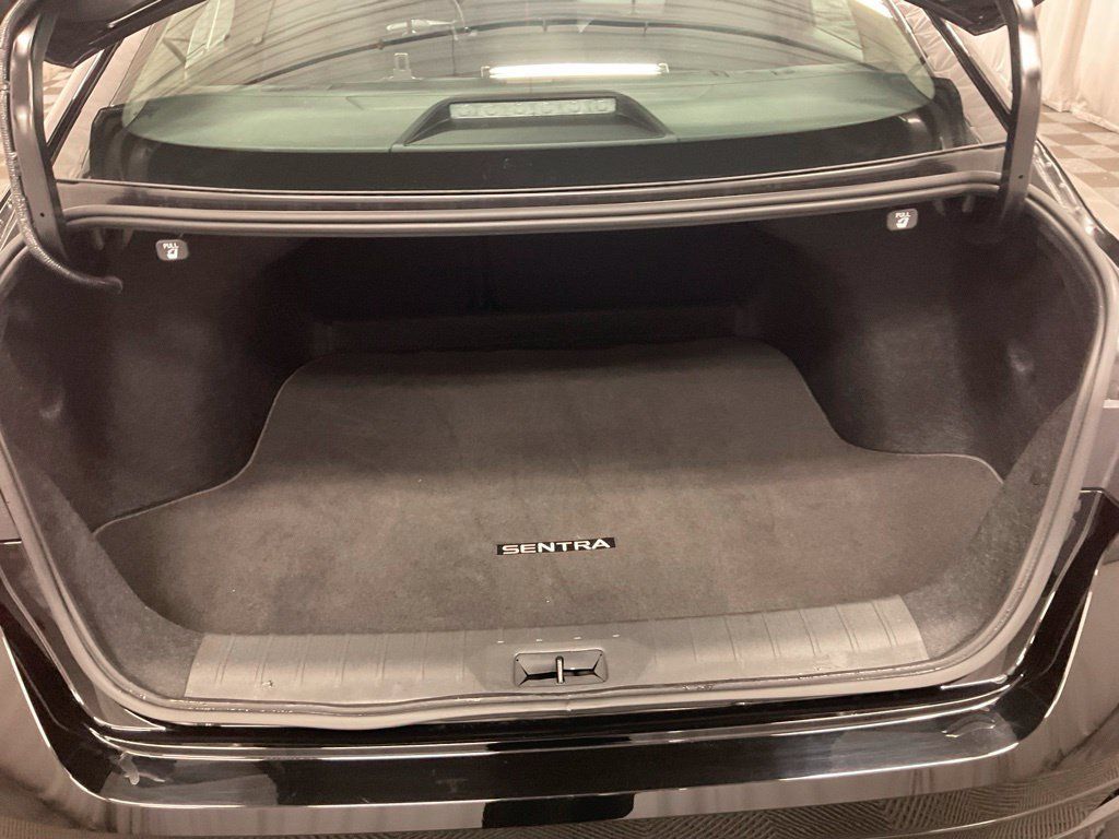 Used 2026 Nissan Sentra SR w/ Floor Mat Package FWD image 11