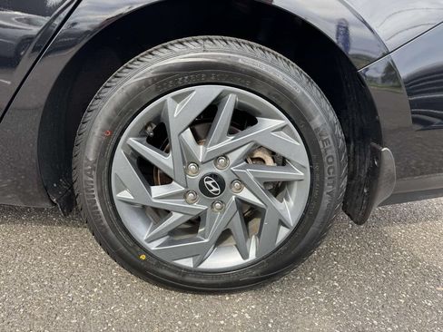 Used 2024 Hyundai Elantra SEL FWD image 10