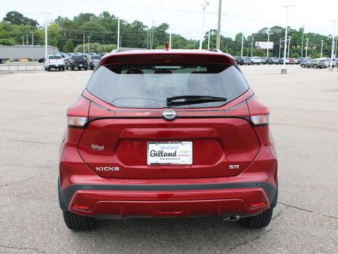 Used 2023 Nissan Kicks SR w/ SR Premium Package FWD image 18
