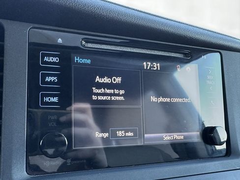 Used 2015 Toyota Sienna XLE image 34