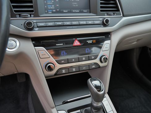 Used 2018 Hyundai Elantra Value Edition FWD image 23