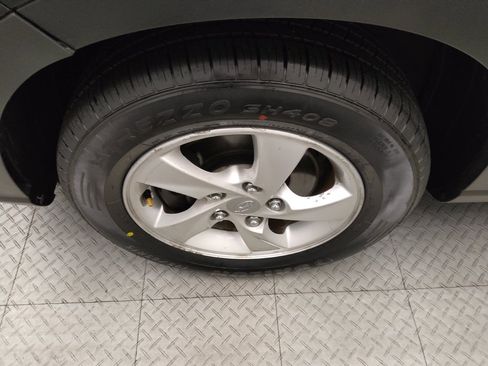 Used 2020 Hyundai Venue SE FWD image 31