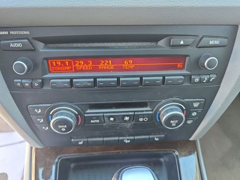 Used 2009 BMW 328i xDrive Sedan image 19