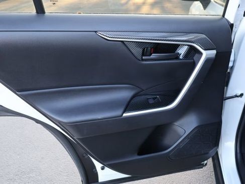 Used 2021 Toyota RAV4 LE image 21