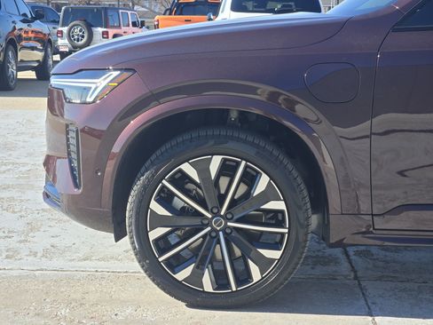 Used 2026 Volvo XC90 T8 Ultra image 9