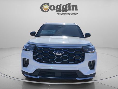 New 2026 Ford Explorer Platinum image 9