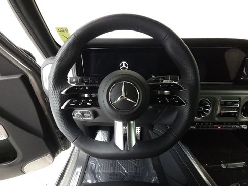 Certified 2025 Mercedes-Benz G 580 w/ Manufactur Interior Package image 12