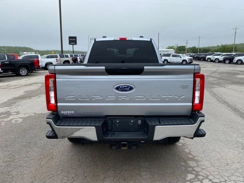 Used 2023 Ford F250 XLT w/ FX4 Off-Road Package AWD/4WD image 5