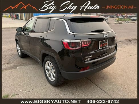 Used 2024 Jeep Compass Sport AWD/4WD image 5