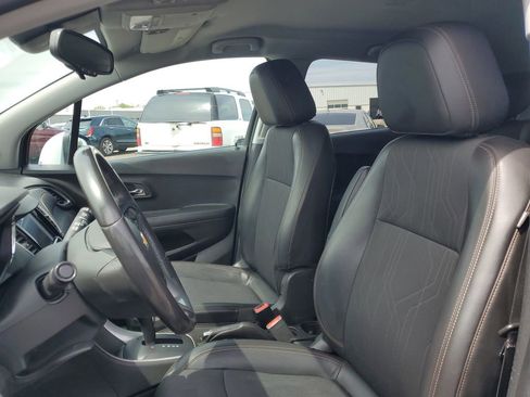 Used 2020 Chevrolet Trax LT w/ LT Convenience Package AWD/4WD image 5